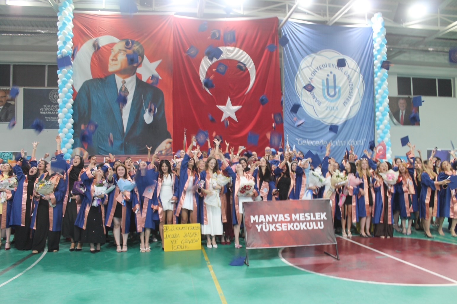 Manyas MYO’da mezuniyet coşkusu