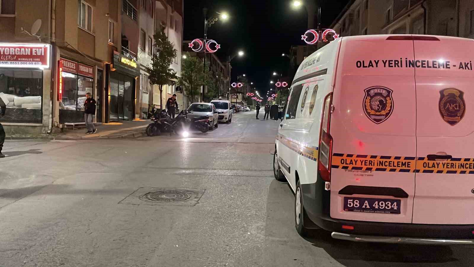 Tartışma bıçaklı kavgaya dönüştü: 1’i ağır 4 yaralı