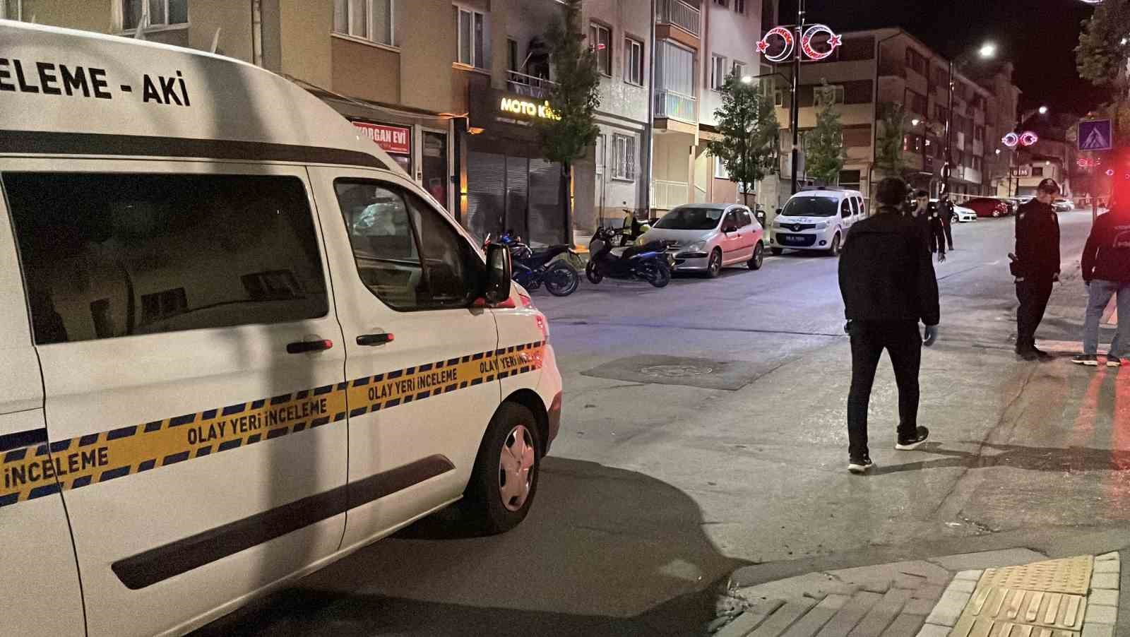 Tartışma bıçaklı kavgaya dönüştü: 1’i ağır 4 yaralı