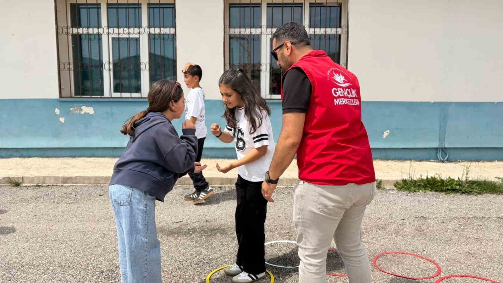 Demirözü’nde öğrencilere spor ve oyun etkinliği