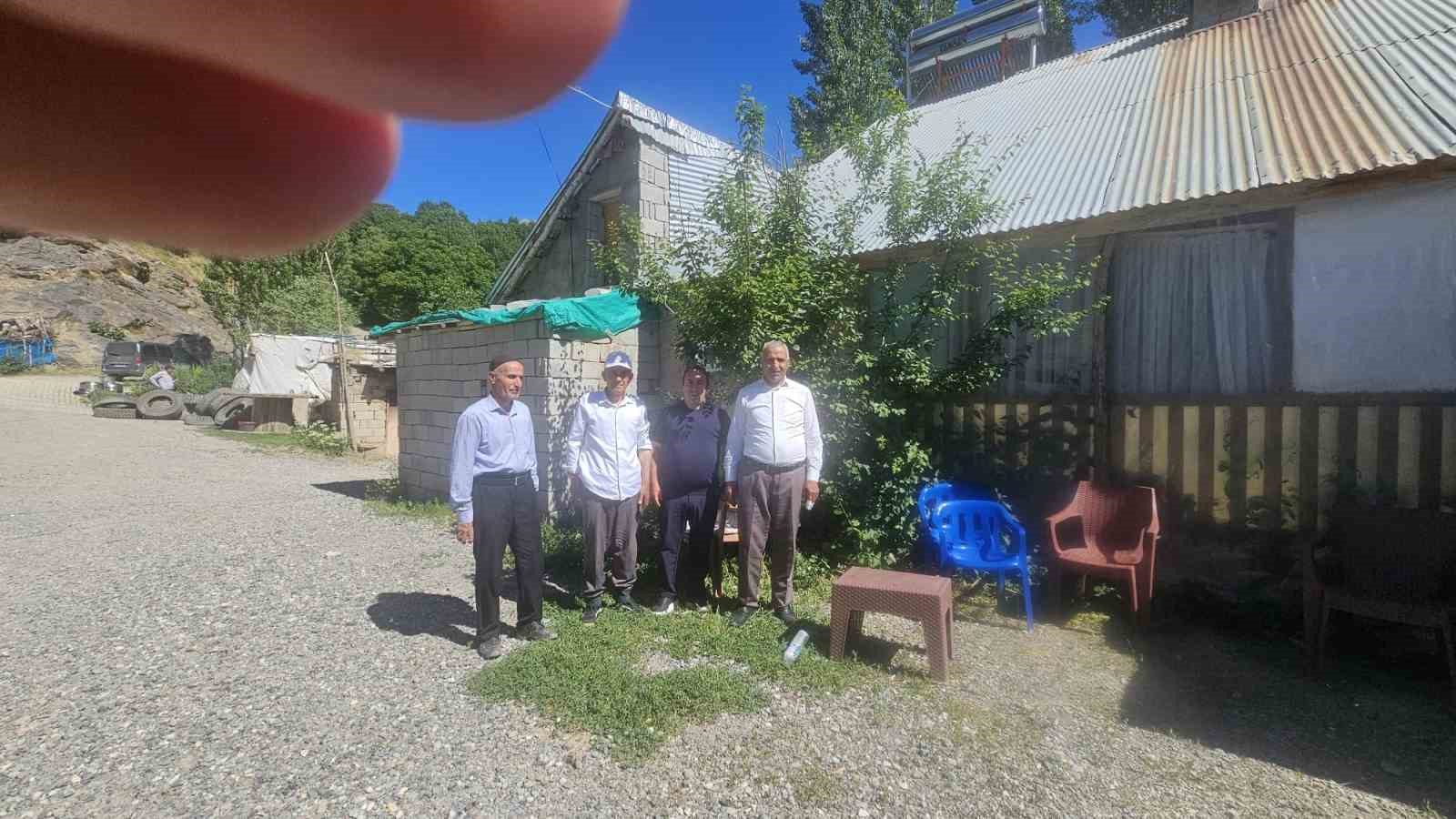 Yüksekova Tarım ve Orman Müdürlüğü ekiplerinden çiftçilere saha desteği