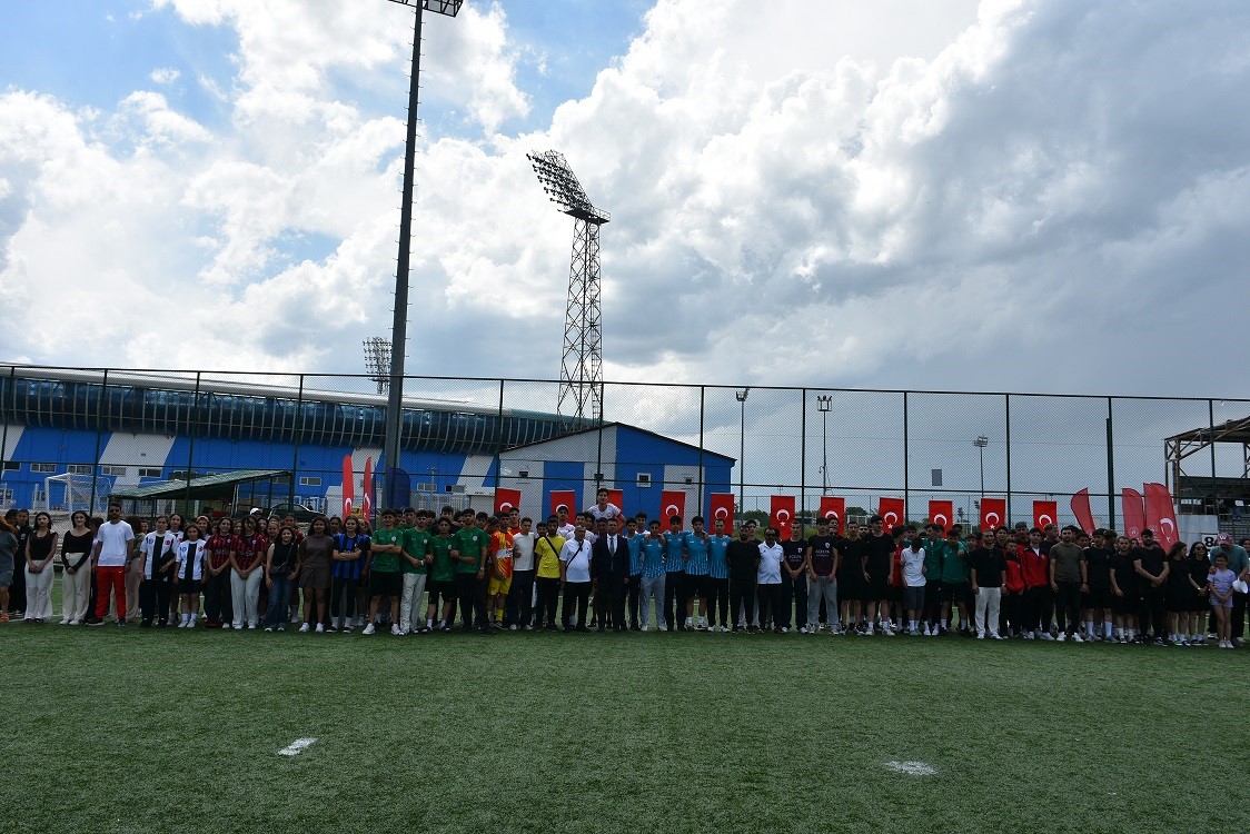 Sokaklar bizim futbol turnuvası başladı