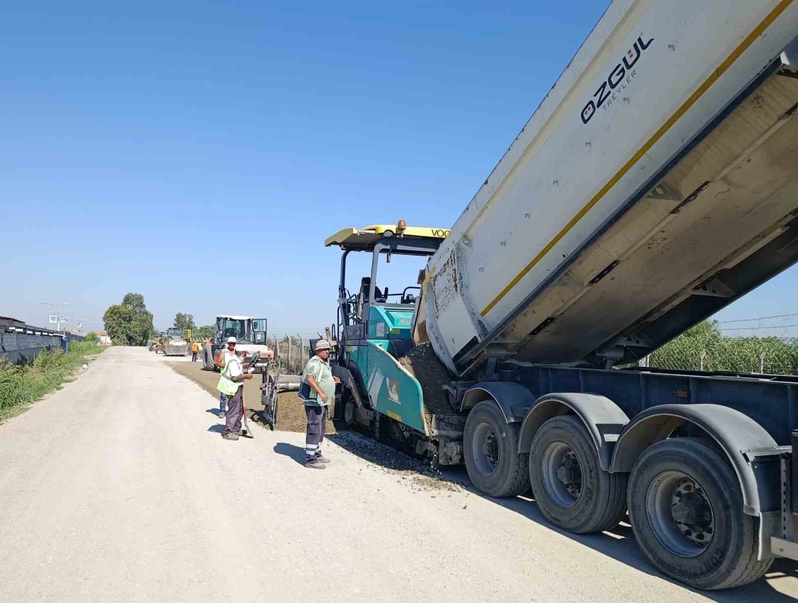 Aydın’ın tüm ilçelerinde eş zamanlı yol çalışmaları sürüyor