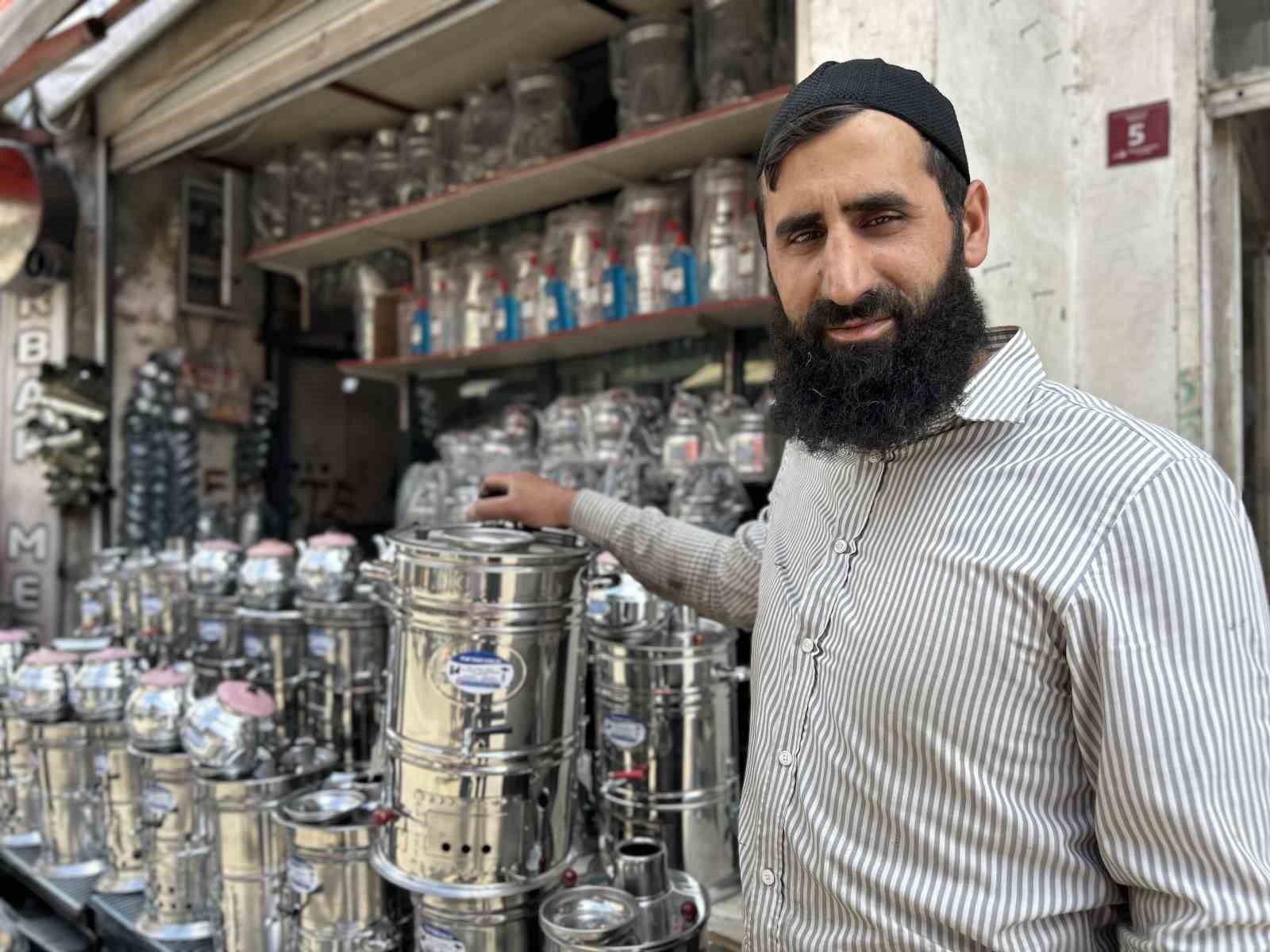 Kavurucu sıcaklar semaver ve mangal satışını artırdı