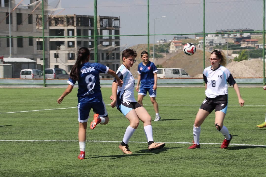 Kayseri’de 5x5 Futbol Gençlik Kupası başladı