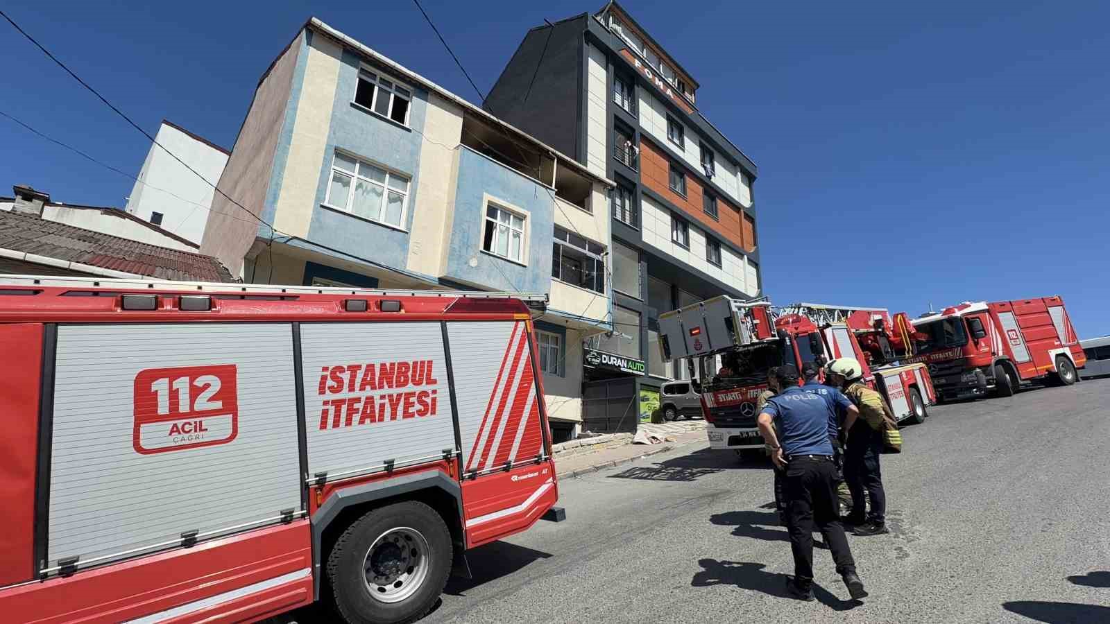 Çatı katında çıkan yangının ardından dikkat çeken iddia: "Şikayet ettik, ev yandı"