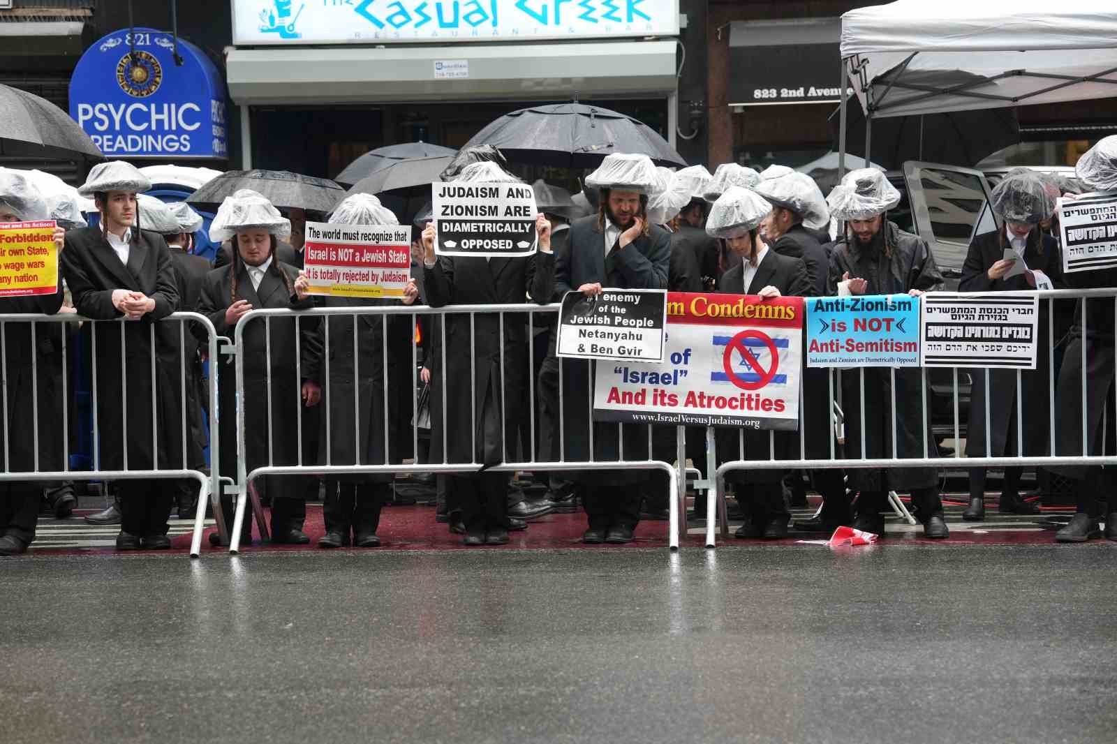 Ortodoks Yahudiler, New York’ta İsrail Devleti’ni ve zorunlu askerlik uygulamasını protesto etti