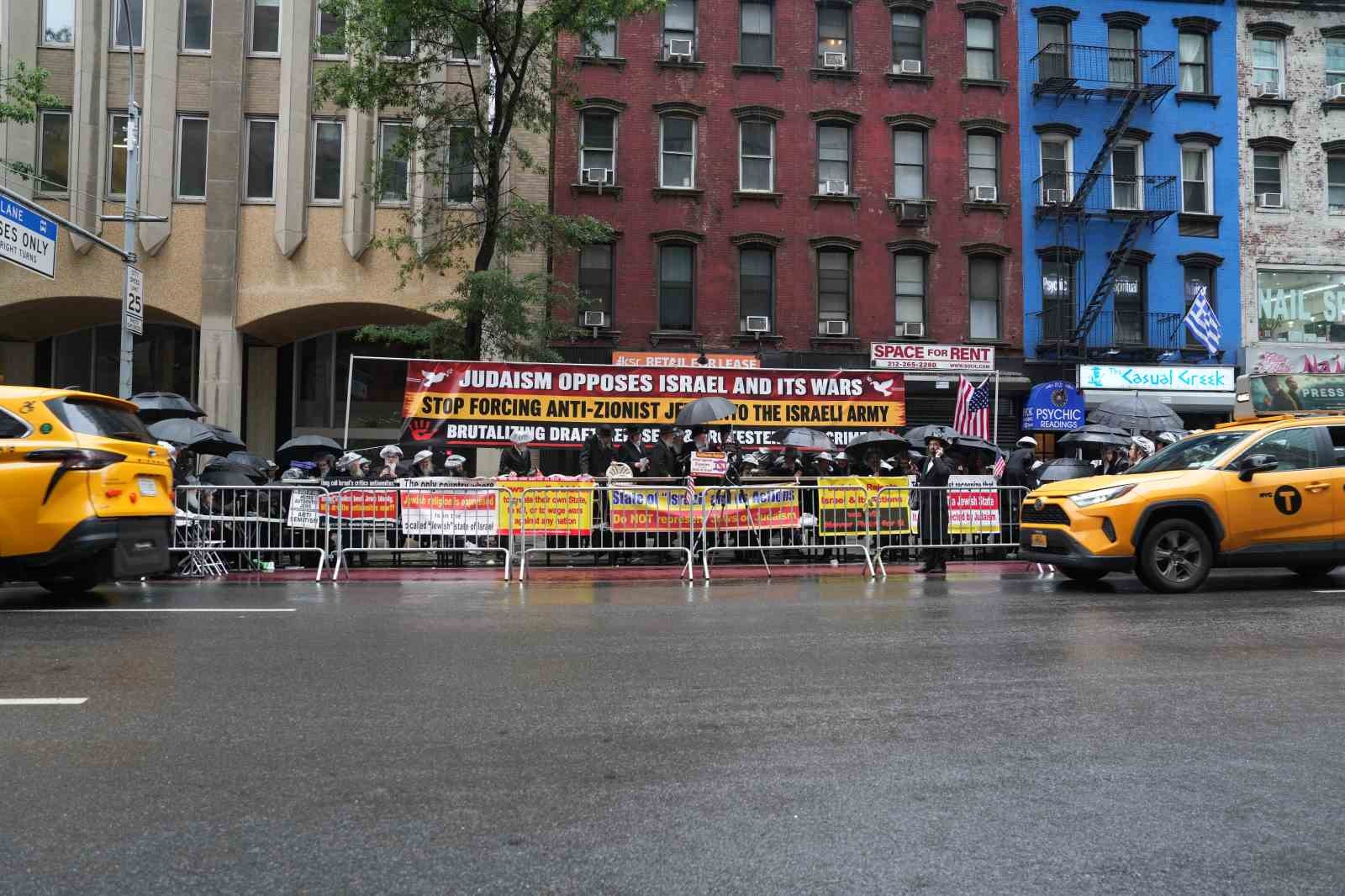 Ortodoks Yahudiler, New York’ta İsrail Devleti’ni ve zorunlu askerlik uygulamasını protesto etti