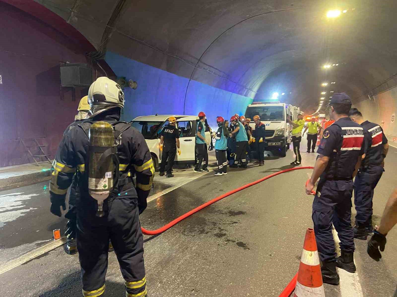 Osmangazi tünelinde yangına müdahale ve kurtarma operasyonu