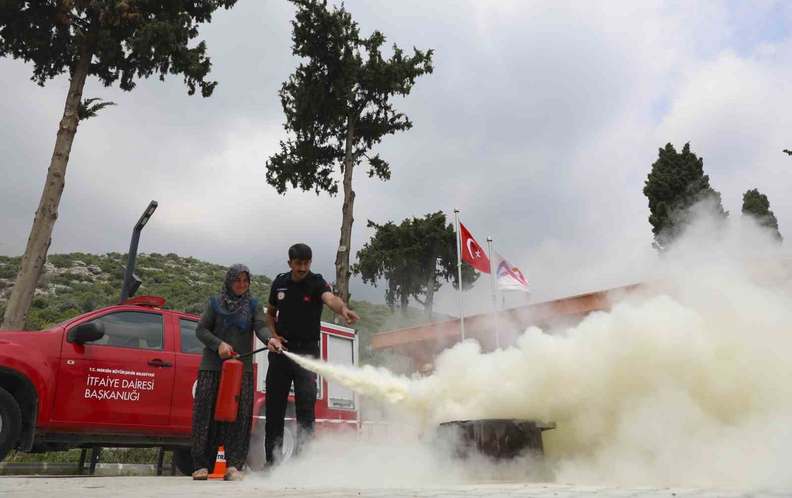 Mersin’de kadın üreticilere yangın güvenliği eğitimi