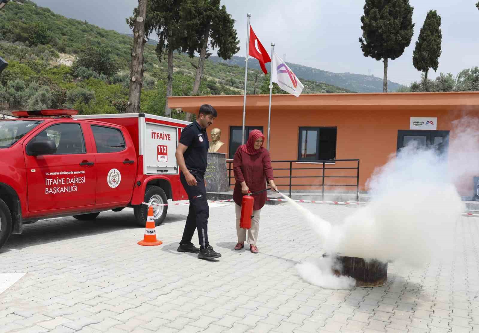 Mersin’de kadın üreticilere yangın güvenliği eğitimi