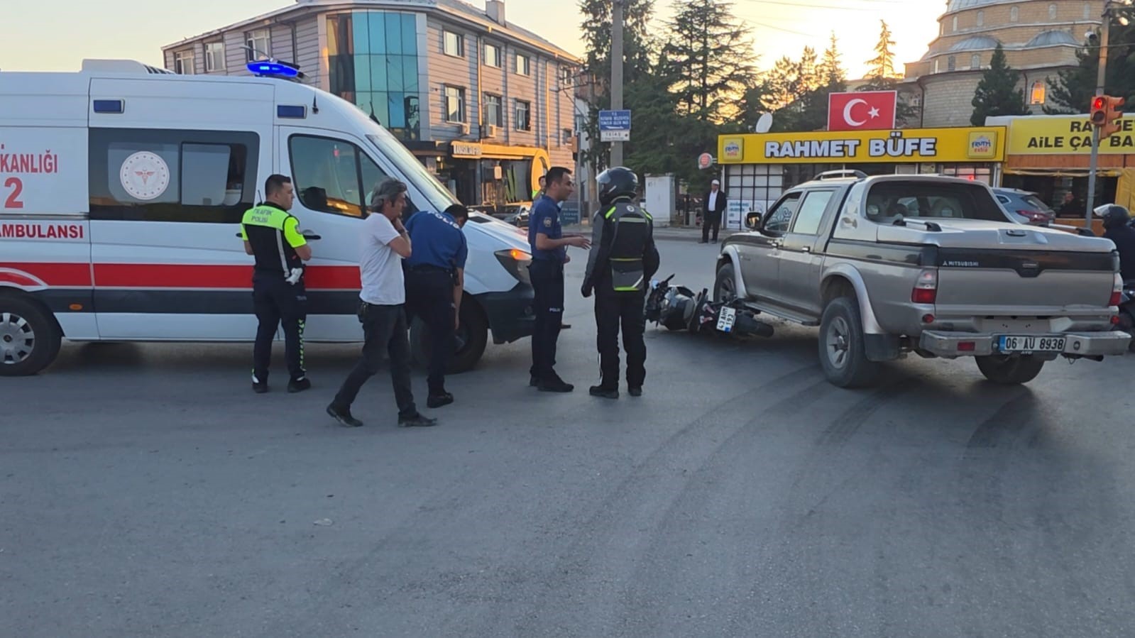 Kütahya’da motosiklet ile cip çarpıştı: 1 yaralı