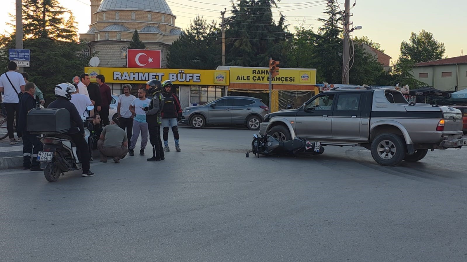 Kütahya’da motosiklet ile cip çarpıştı: 1 yaralı