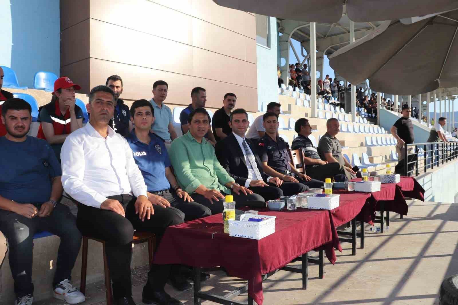 Selendi’nin atlı cirit zaferi