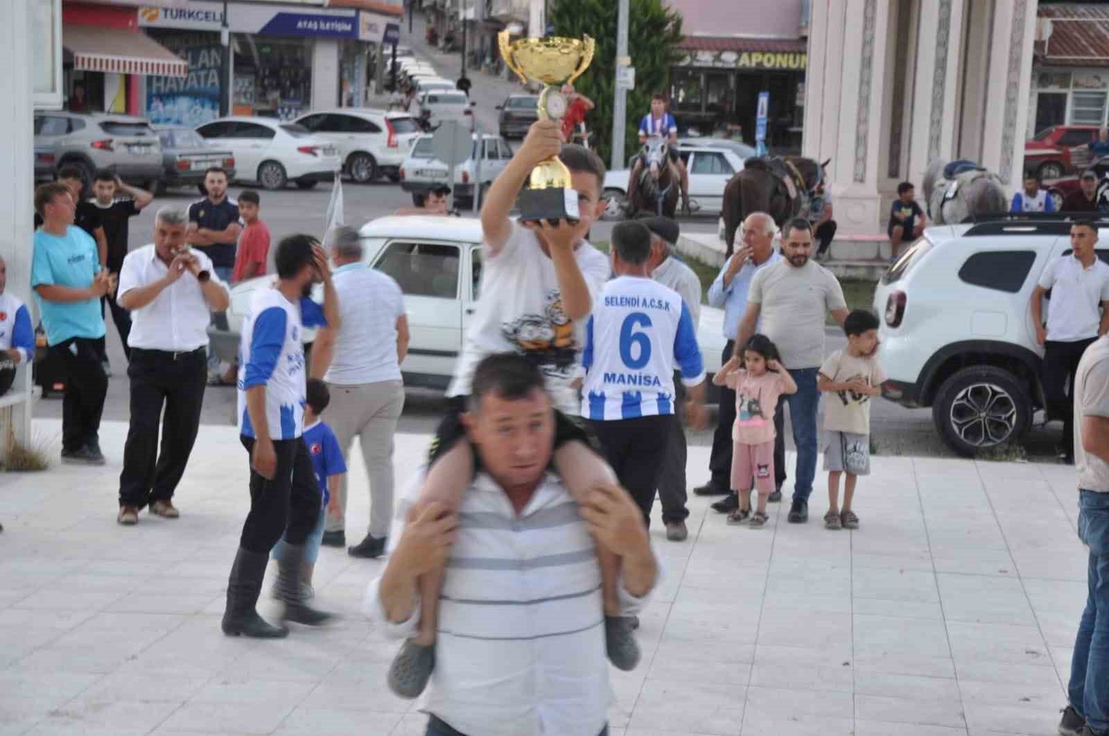Selendi’nin atlı cirit zaferi