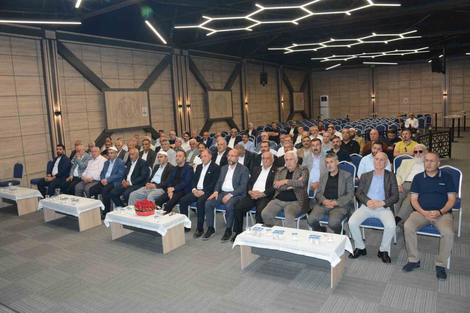 Tatvan’da toplumsal sorunlarla ilgili istişare toplantısı düzenledi
