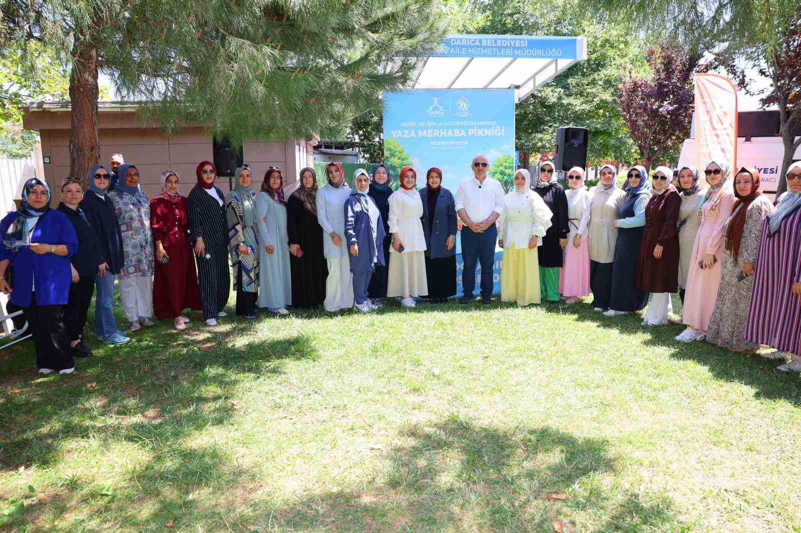 Darıca’da kadın kursiyerler piknikte bir araya geldi