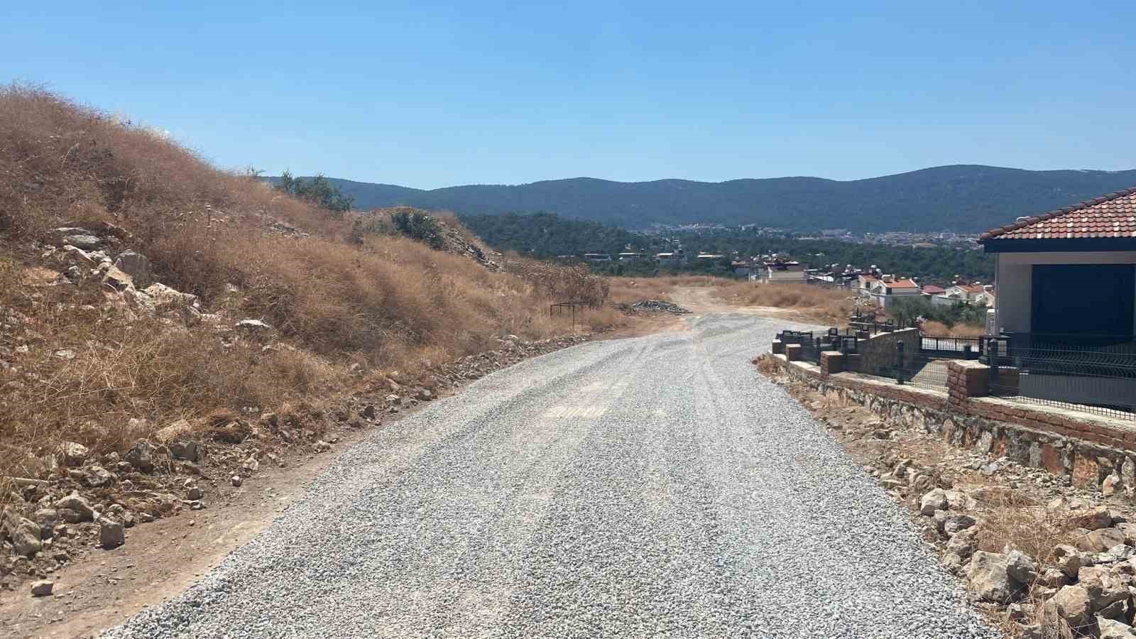 Başkan Gençay: "Daha güvenli ve konforlu yollar için çalışmalarımızı sürdürüyoruz"