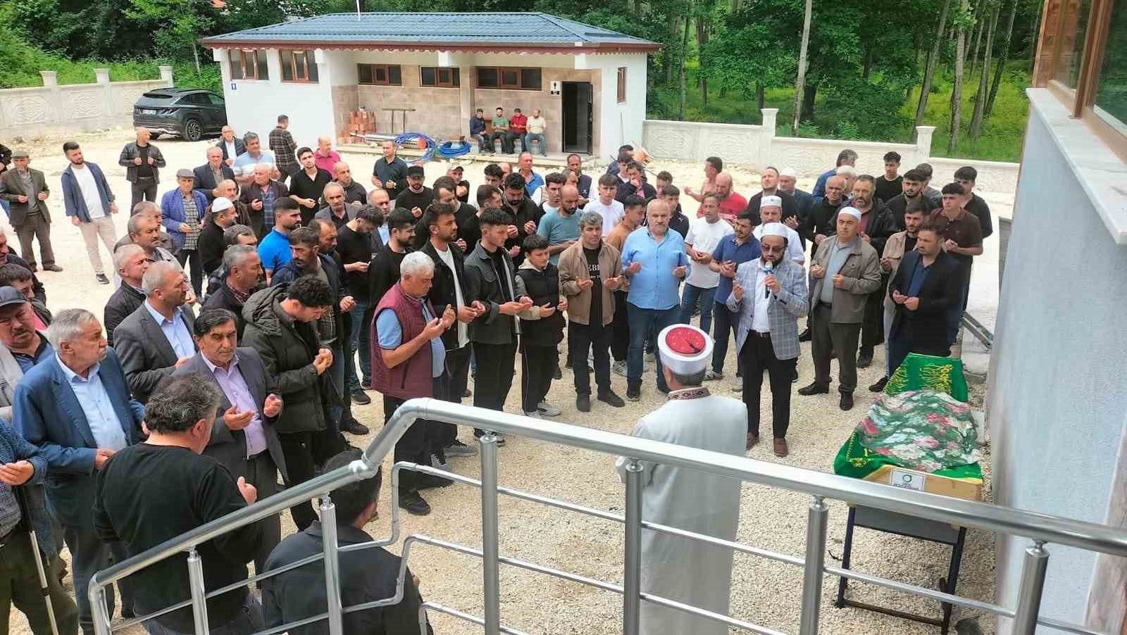 Ordu’da eşi tarafından öldürülen kadın toprağa verildi
