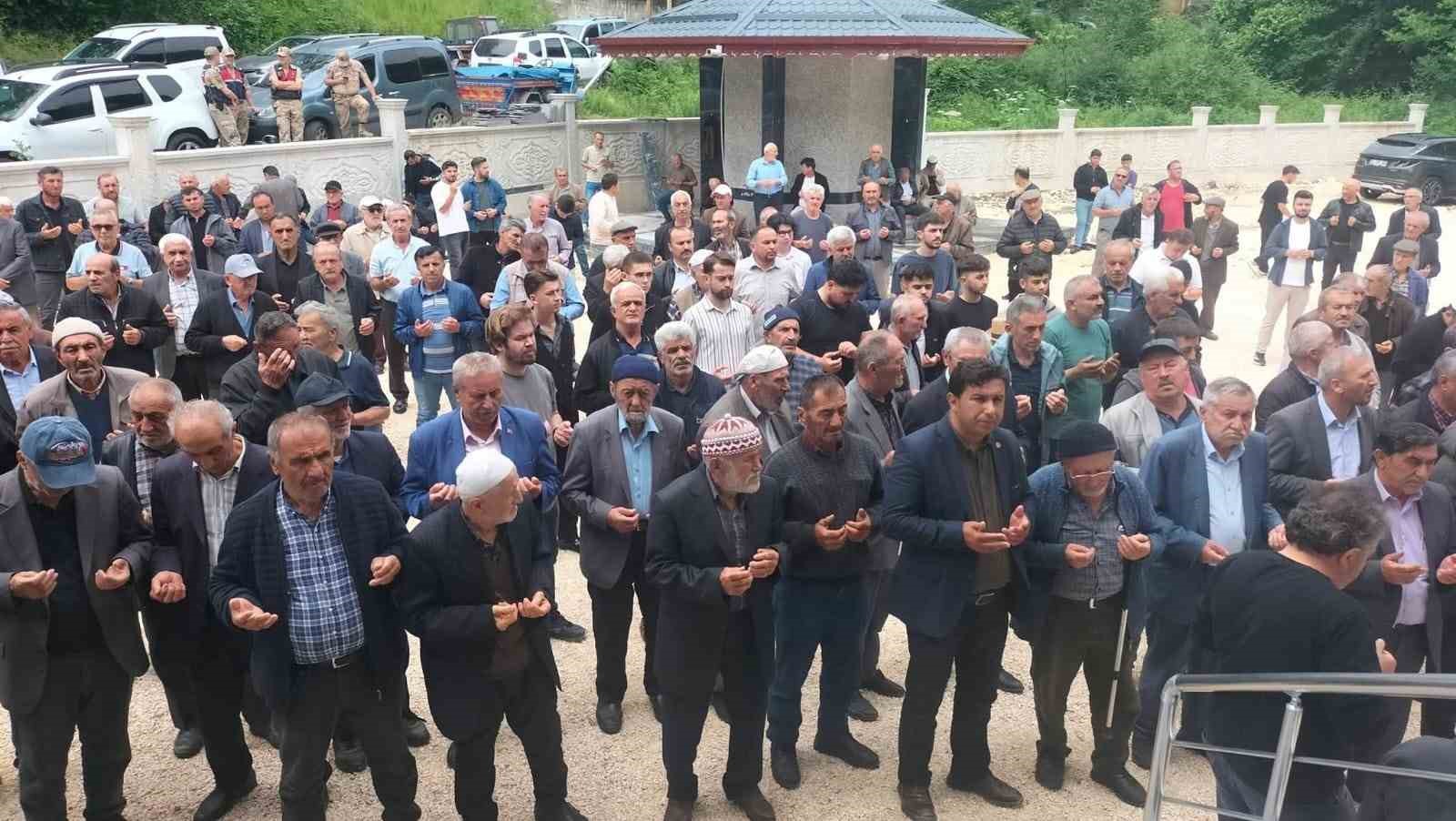 Ordu’da eşi tarafından öldürülen kadın toprağa verildi