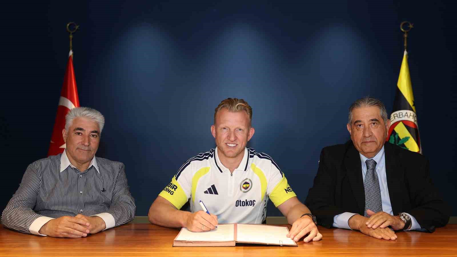 Dirk Kuyt, Fenerbahçe’de yardımcı antrenörlük görevine başladı