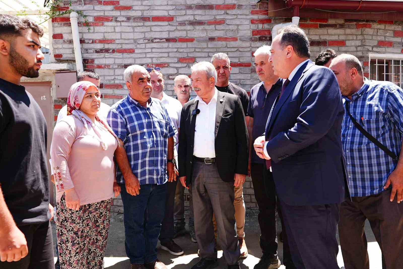Manisa Büyükşehir’den afetzedelere ayni ve nakdi yardım