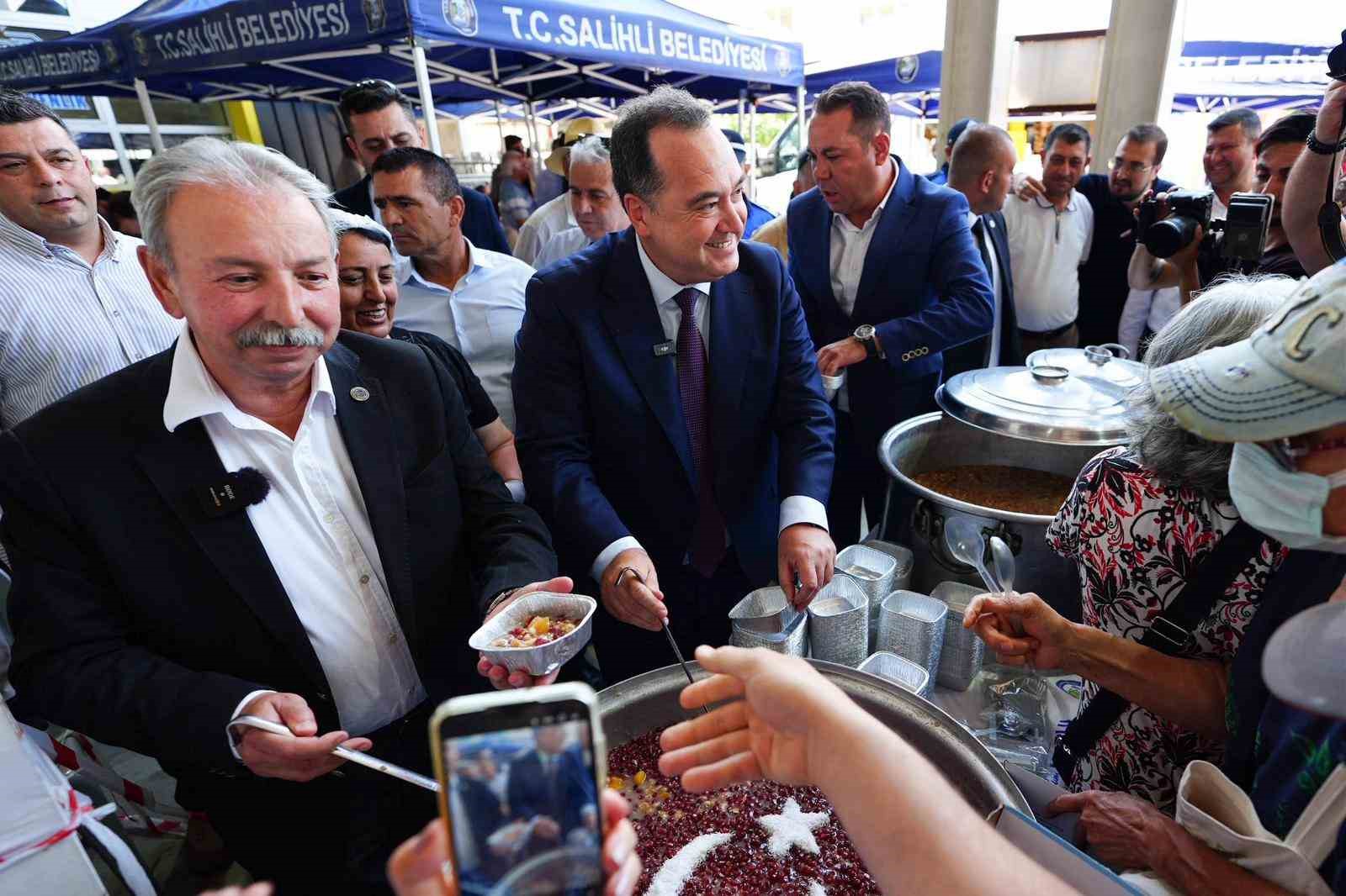 Manisa Büyükşehir’den afetzedelere ayni ve nakdi yardım