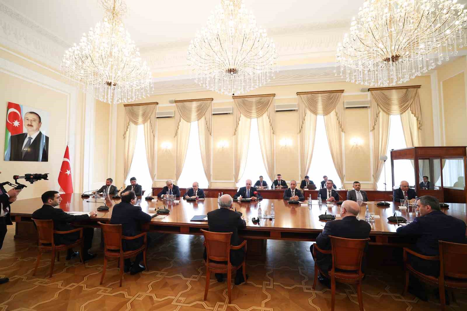 TBMM Başkanı Kurtulmuş, Azerbaycan Başbakanı Esedov ile görüştü