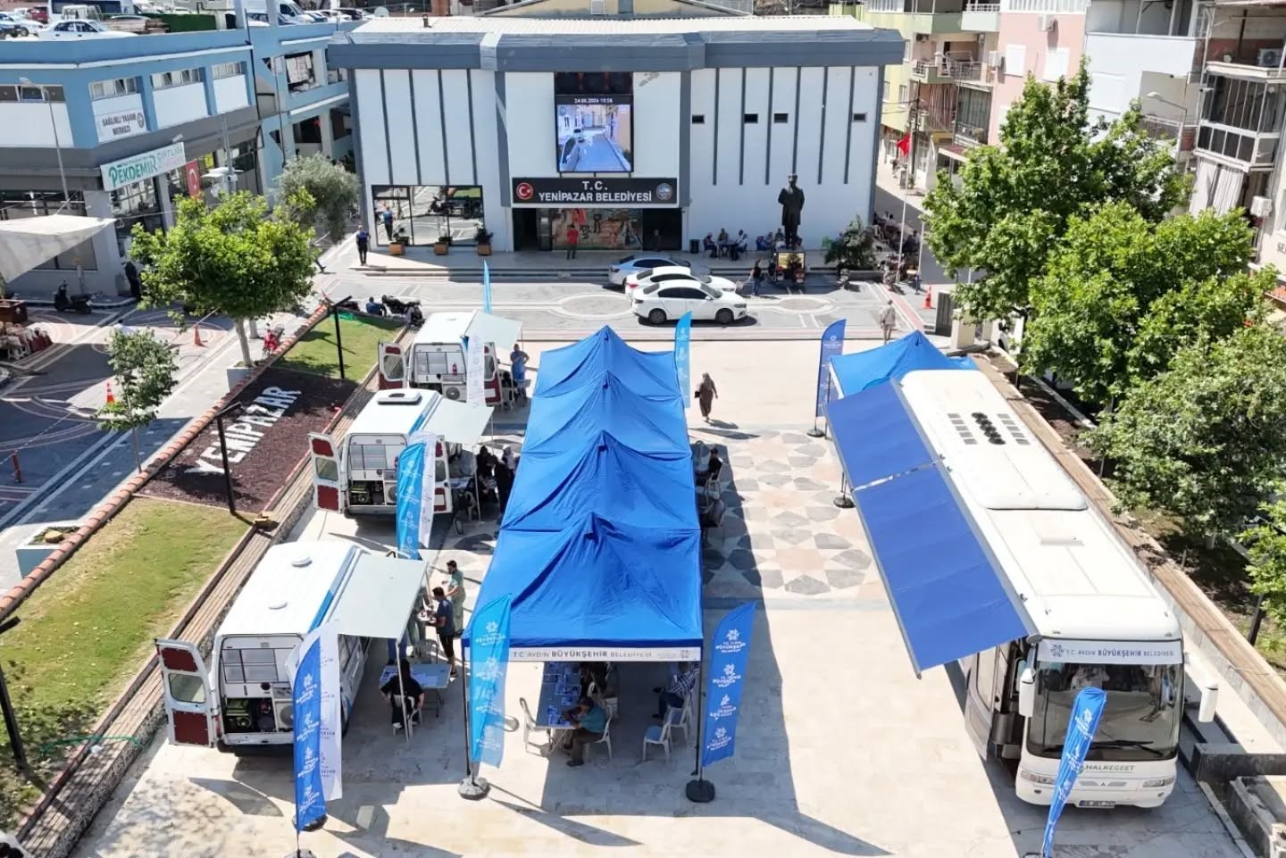 Aydın Büyükşehir Belediyesi’nin mobil hizmetleri Yenipazar’da yoğun ilgi gördü