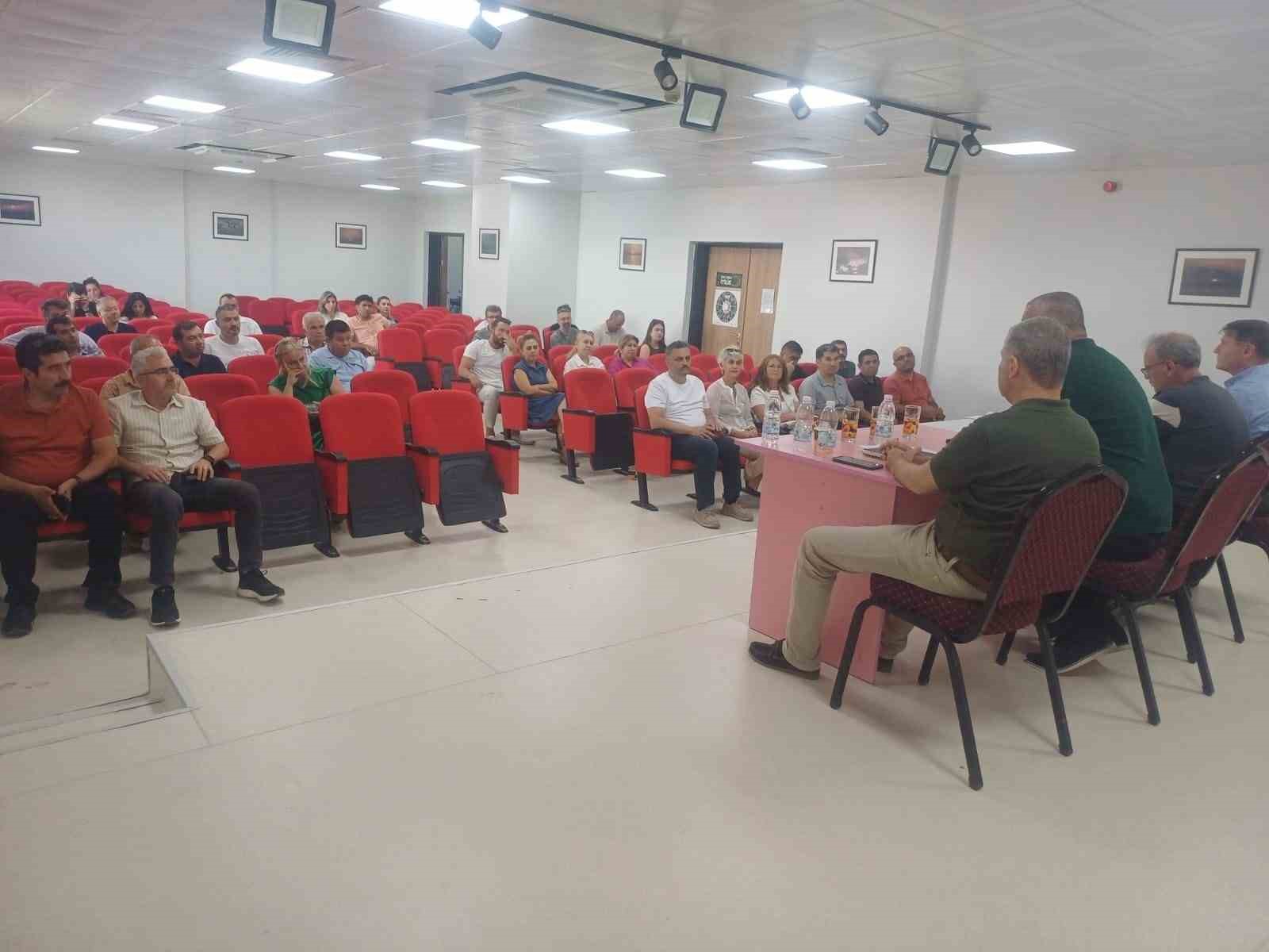 Burhaniye’de İlçe Eğitim Kurulu Müdürleri Kurulu Toplantısı yapıldı