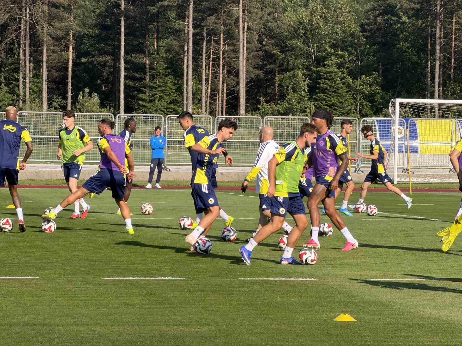 Fenerbahçe, Topuk Yaylası’ndaki ilk antrenmanını yaptı