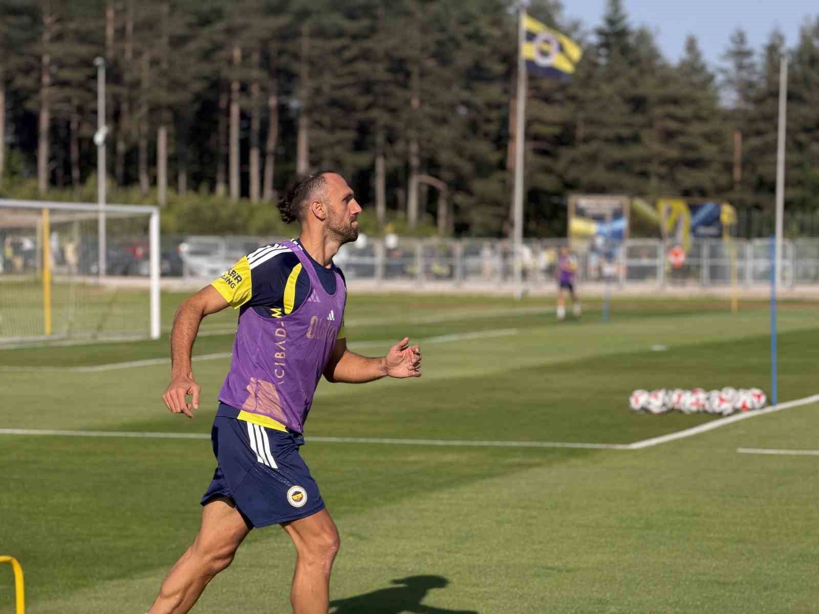 Fenerbahçe, Topuk Yaylası’ndaki ilk antrenmanını yaptı