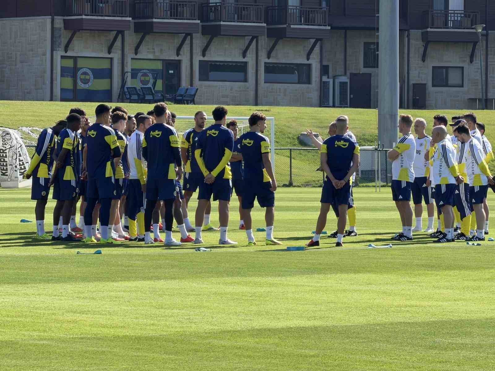 Fenerbahçe, Topuk Yaylası’ndaki ilk antrenmanını yaptı