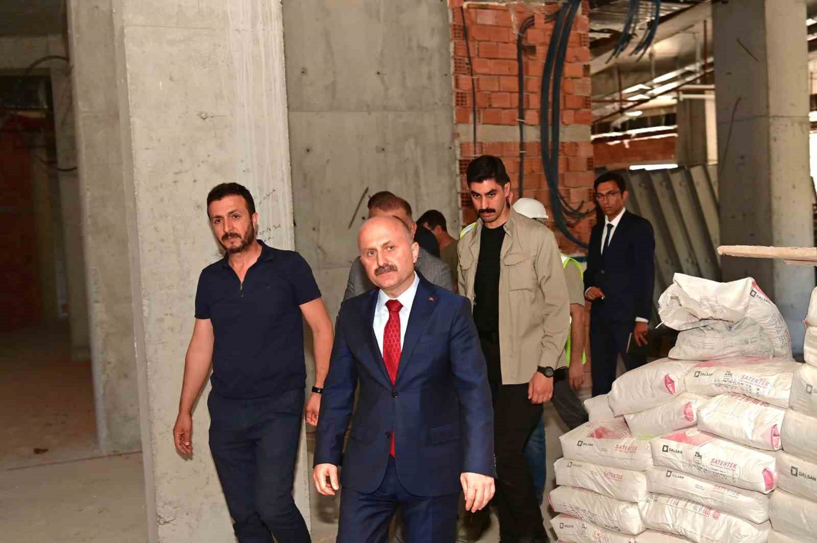 Söke’de KYK Erkek Öğrenci Yurdunda çalışmalar hız kesmeden sürüyor