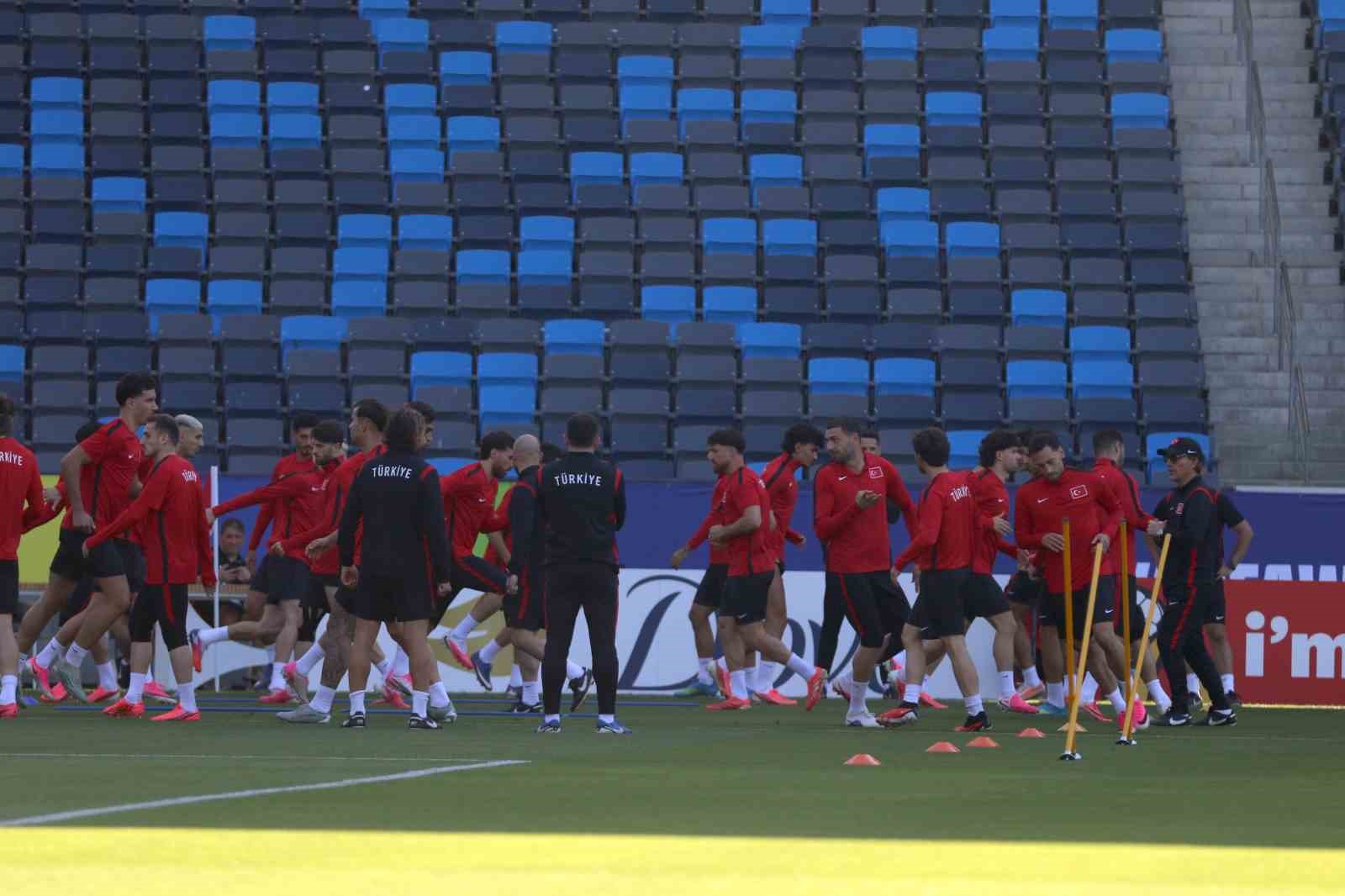 A Milli Futbol Takımı, ABD maçı hazırlıklarını tamamladı