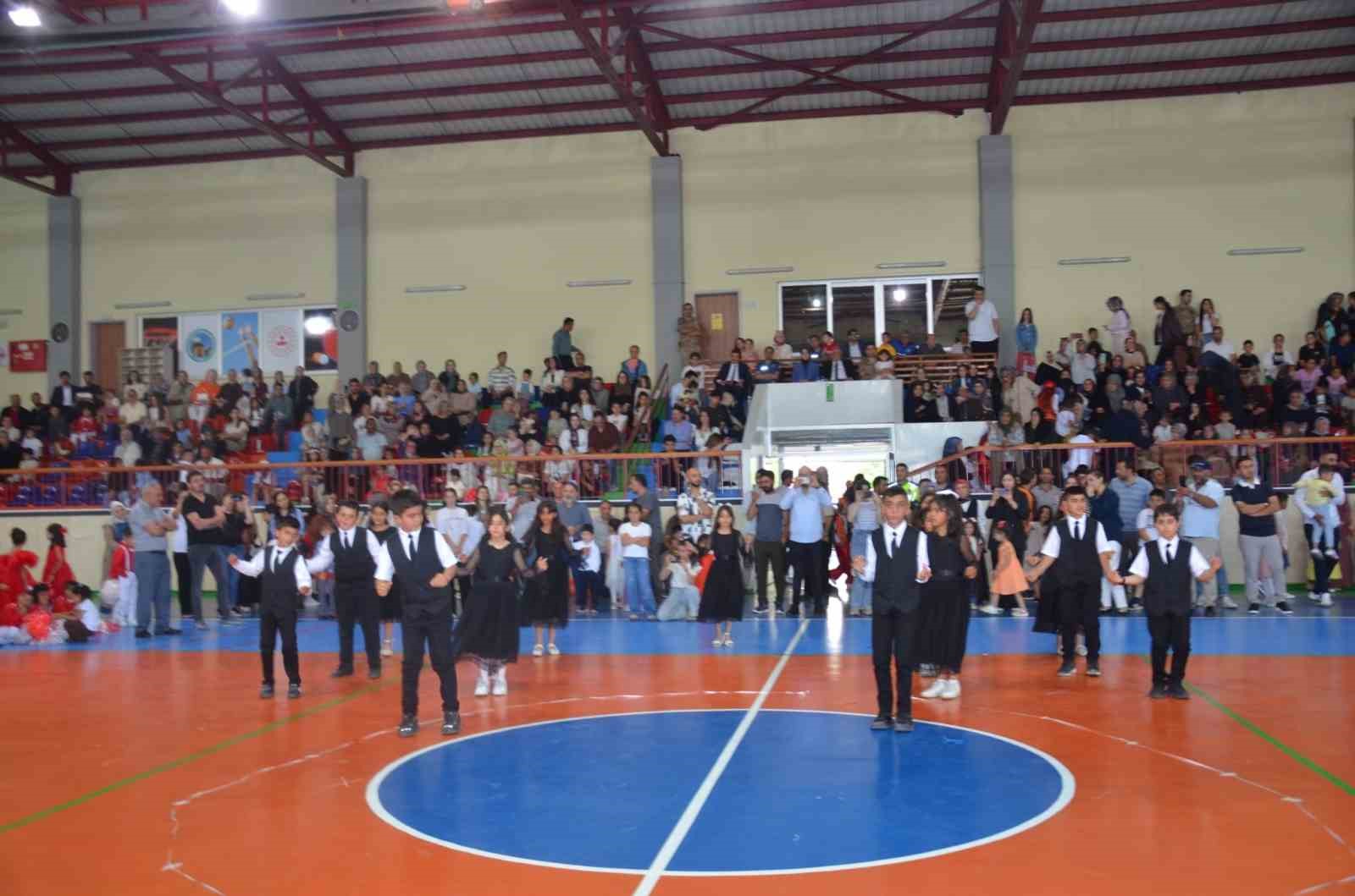 Tercan’da yıl sonu şenliği coşkusu