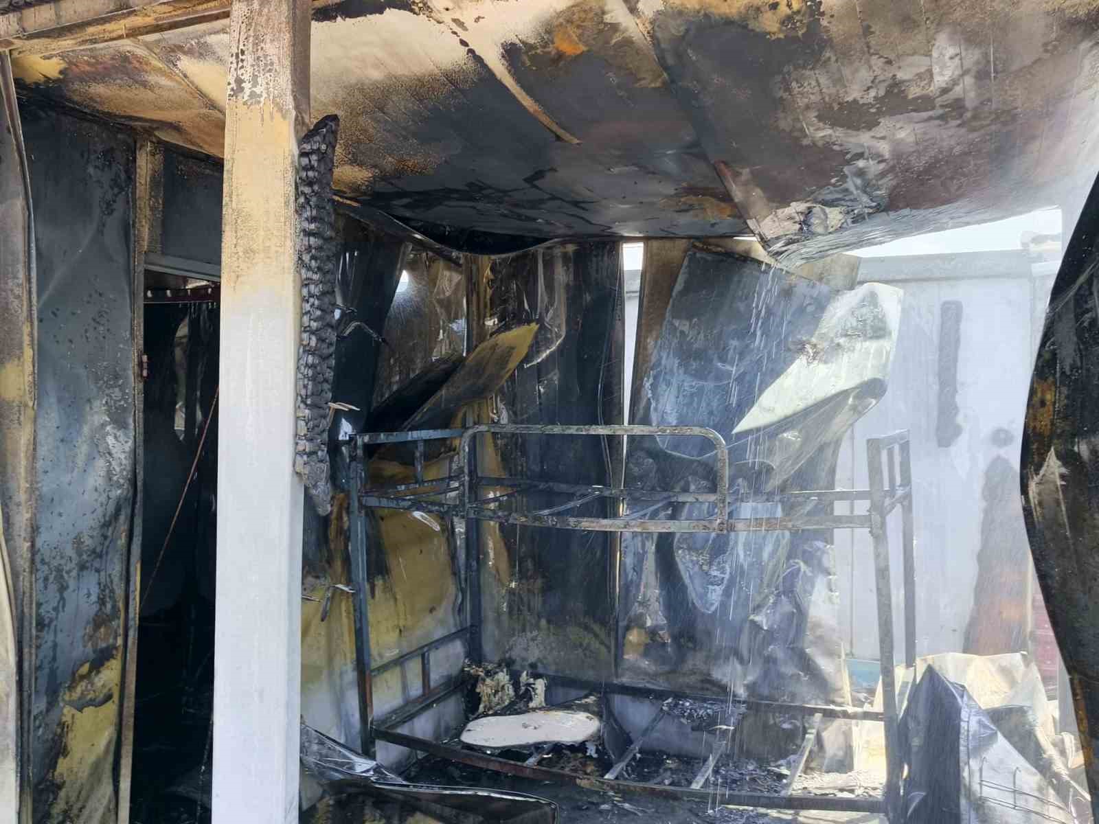 İskenderun’da konteyner yangını korkuttu