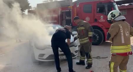 İskendurun’da otomobil yangını