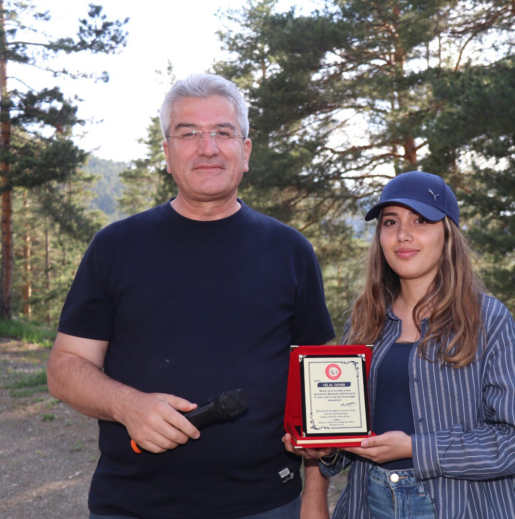 Öğretmenler yıl sonu değerlendirmesini mesire alanında yaptı