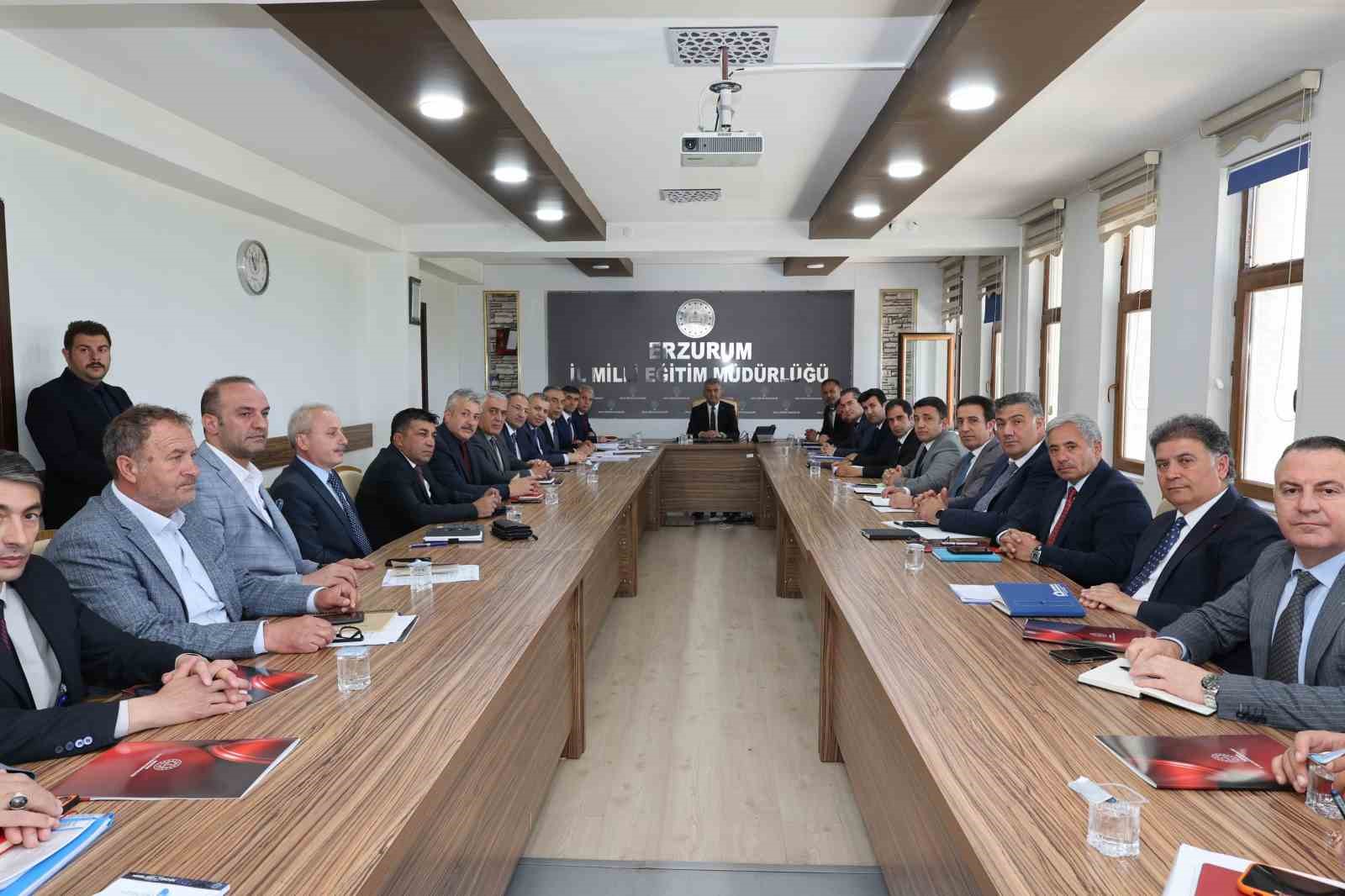 İlçe milli eğitim müdürleriyle yılsonu değerlendirmesi