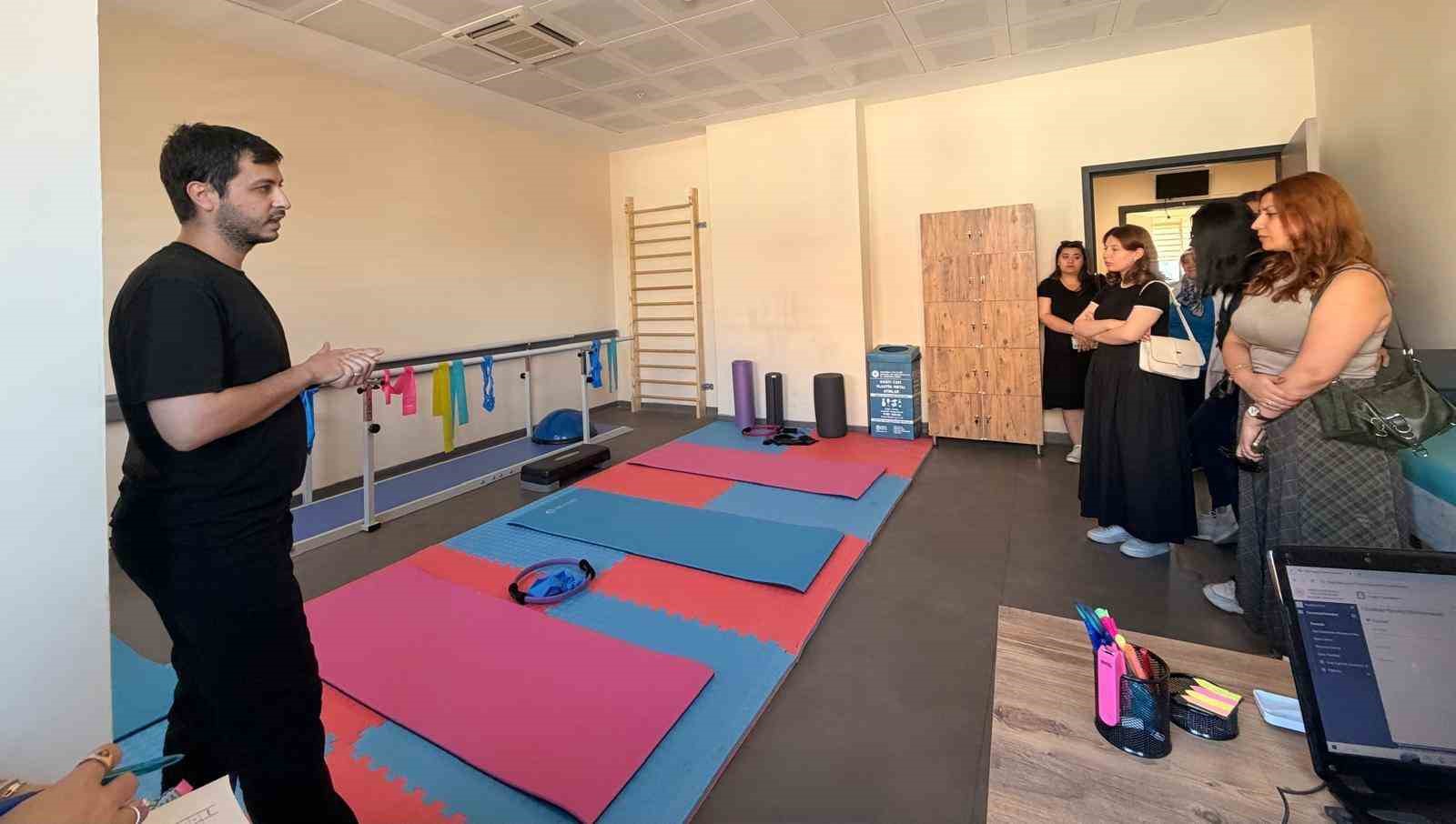 Alaşehir’de sağlık elçileriyle sağlık bilinci seferberliği başlatıldı
