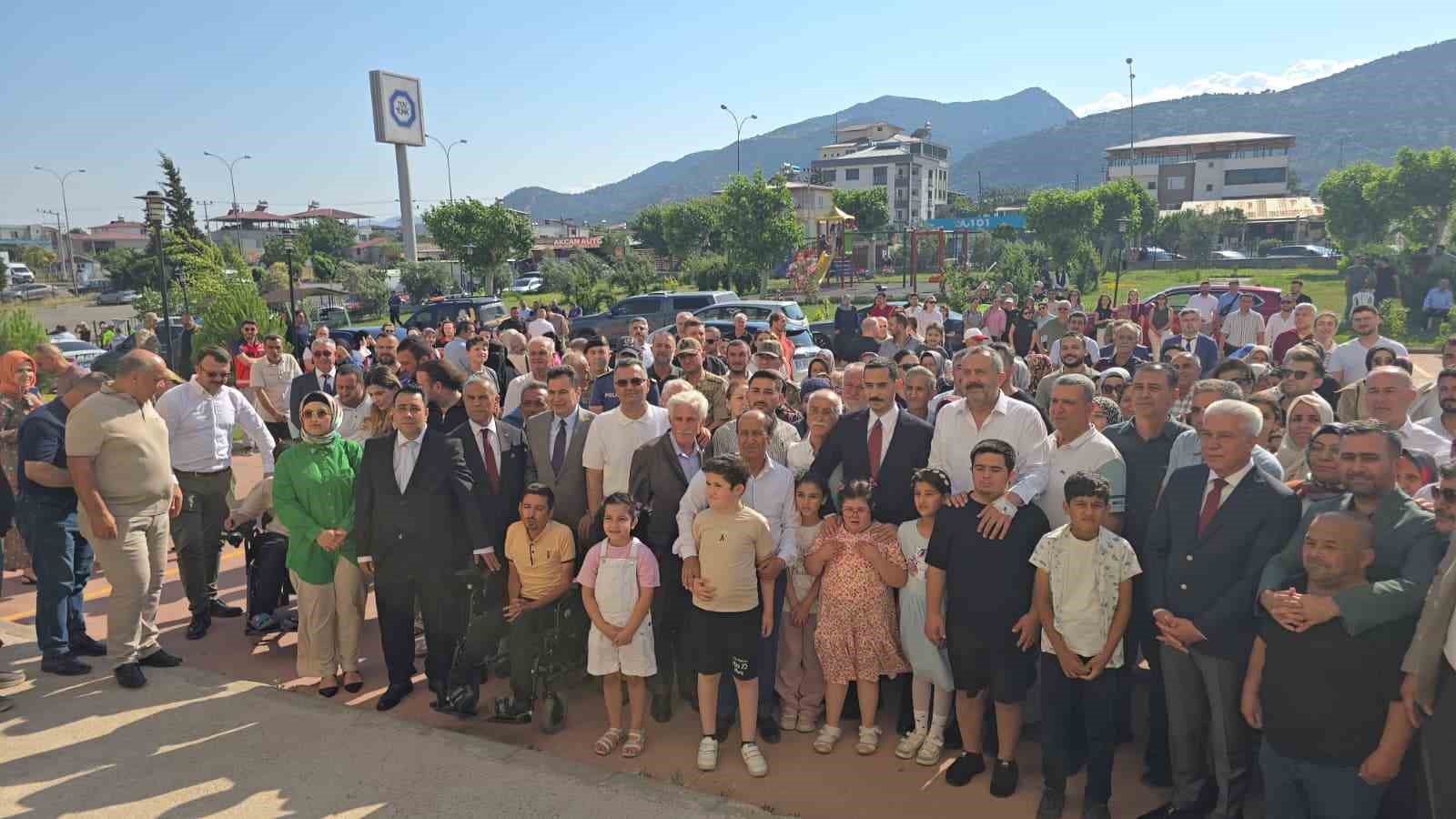 İslahiye ilçesi, Kaymakam Mehmet Soylu’ya konvoy ve gözyaşlarıyla veda etti