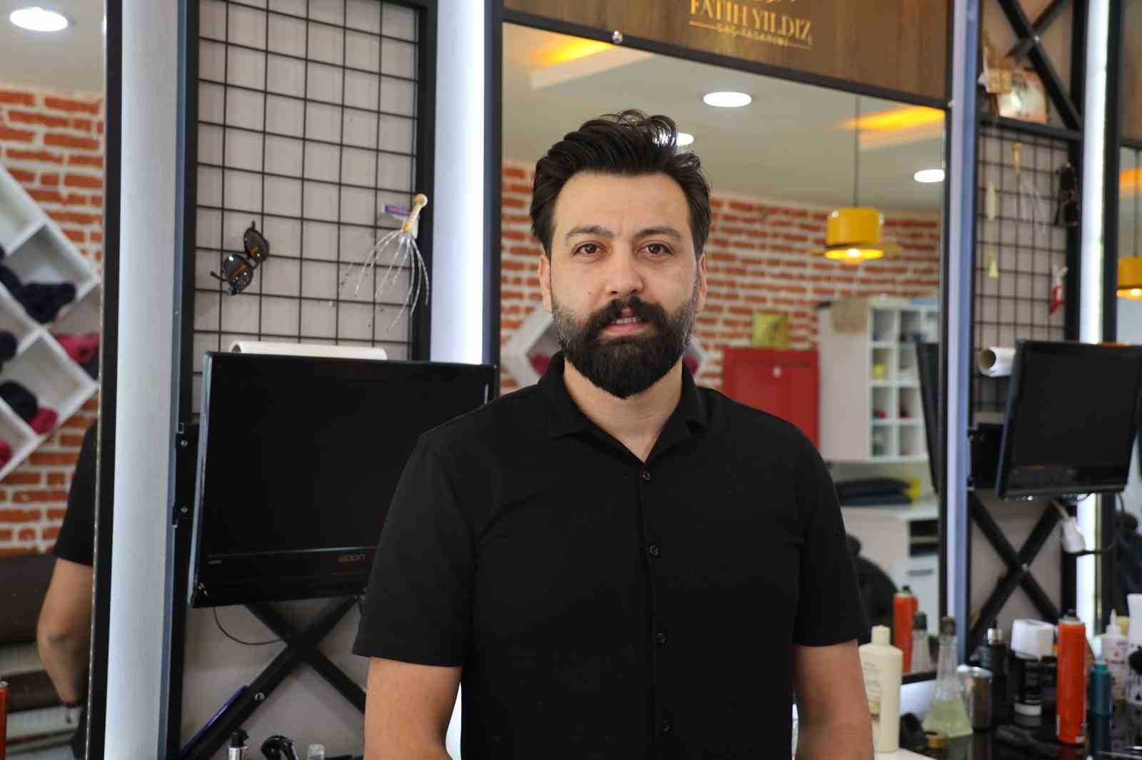 Boğazına kaçan erik parçası heimlich manevrasıyla çıkarıldı