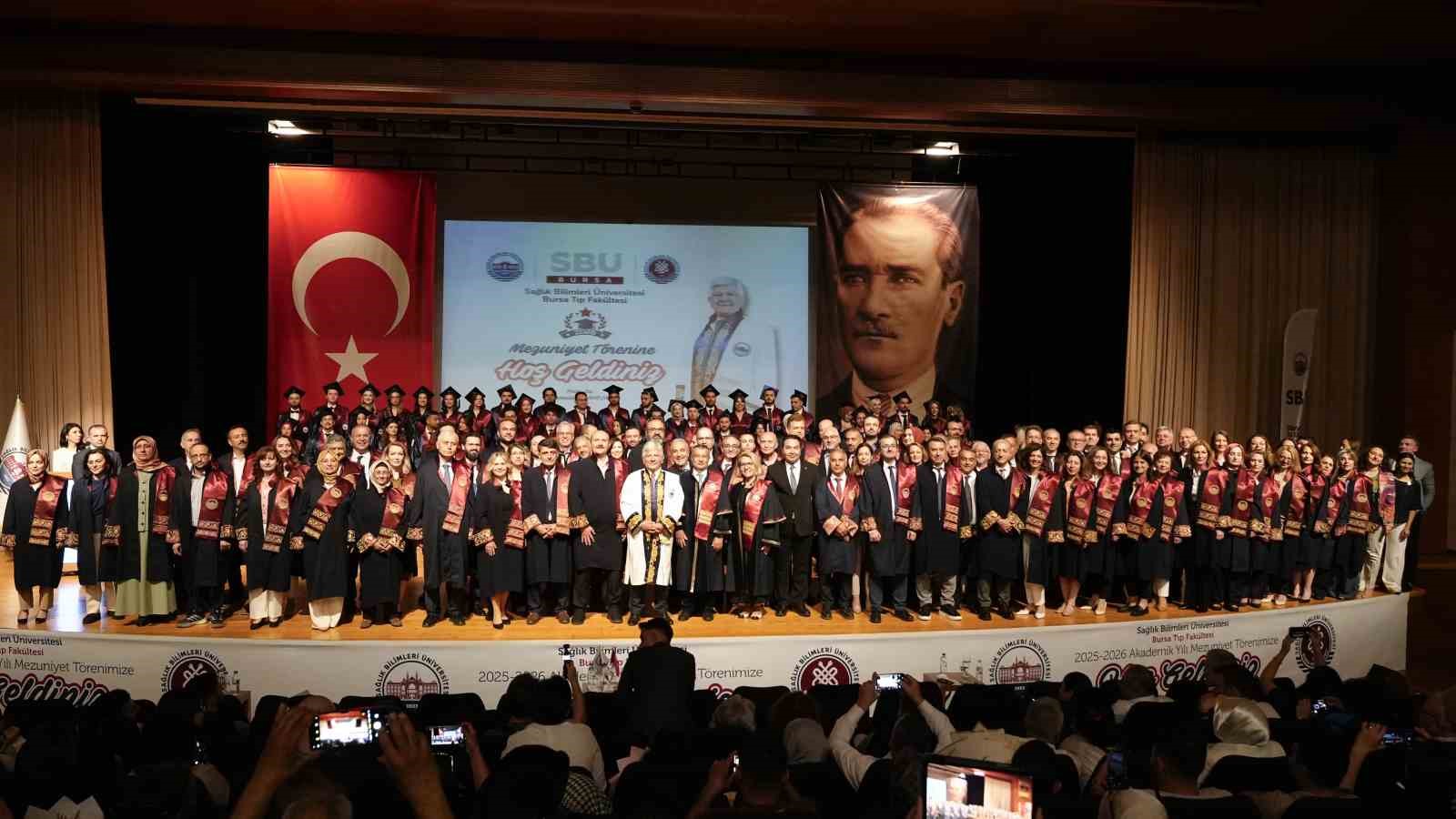 Bursa Tıp Fakültesi ilk mezunlarını verdi