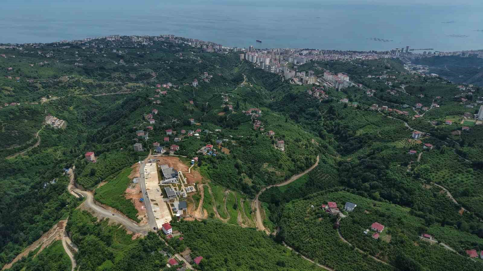 40 kilometre hız, 850 metrelik parkur; Karadeniz’in en uzun dağ kızağı Trabzon’da hizmete giriyor