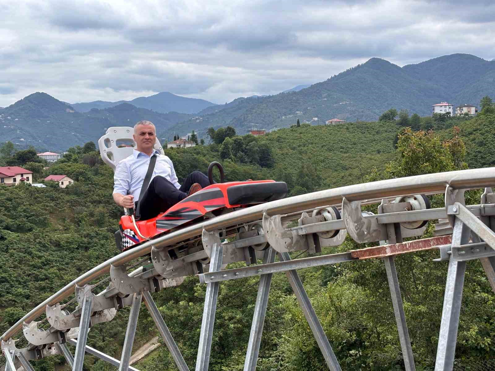 40 kilometre hız, 850 metrelik parkur; Karadeniz’in en uzun dağ kızağı Trabzon’da hizmete giriyor