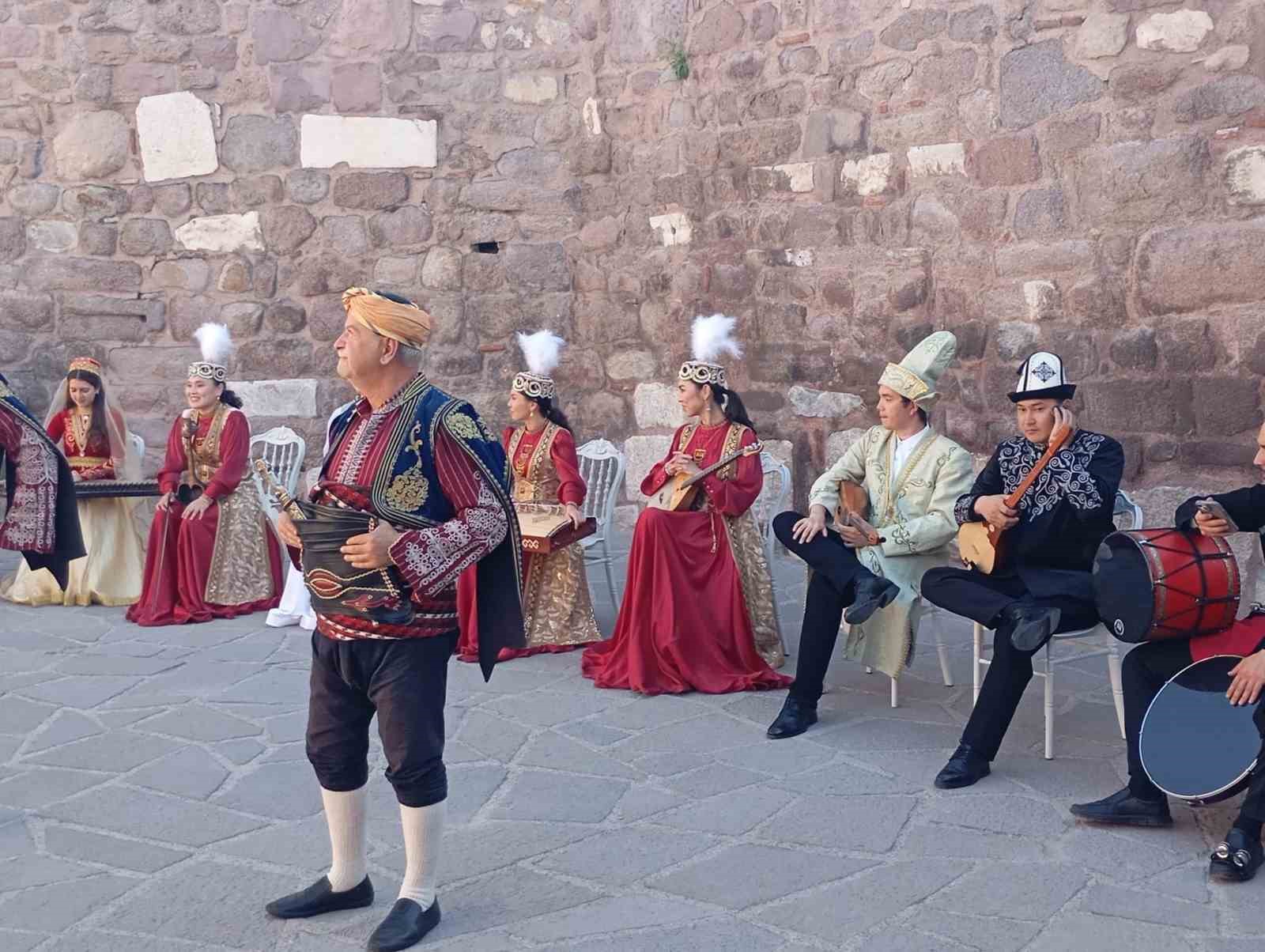 Öğrenciler okudukları romanlardaki mekânları Ankara’da gezip gördü
