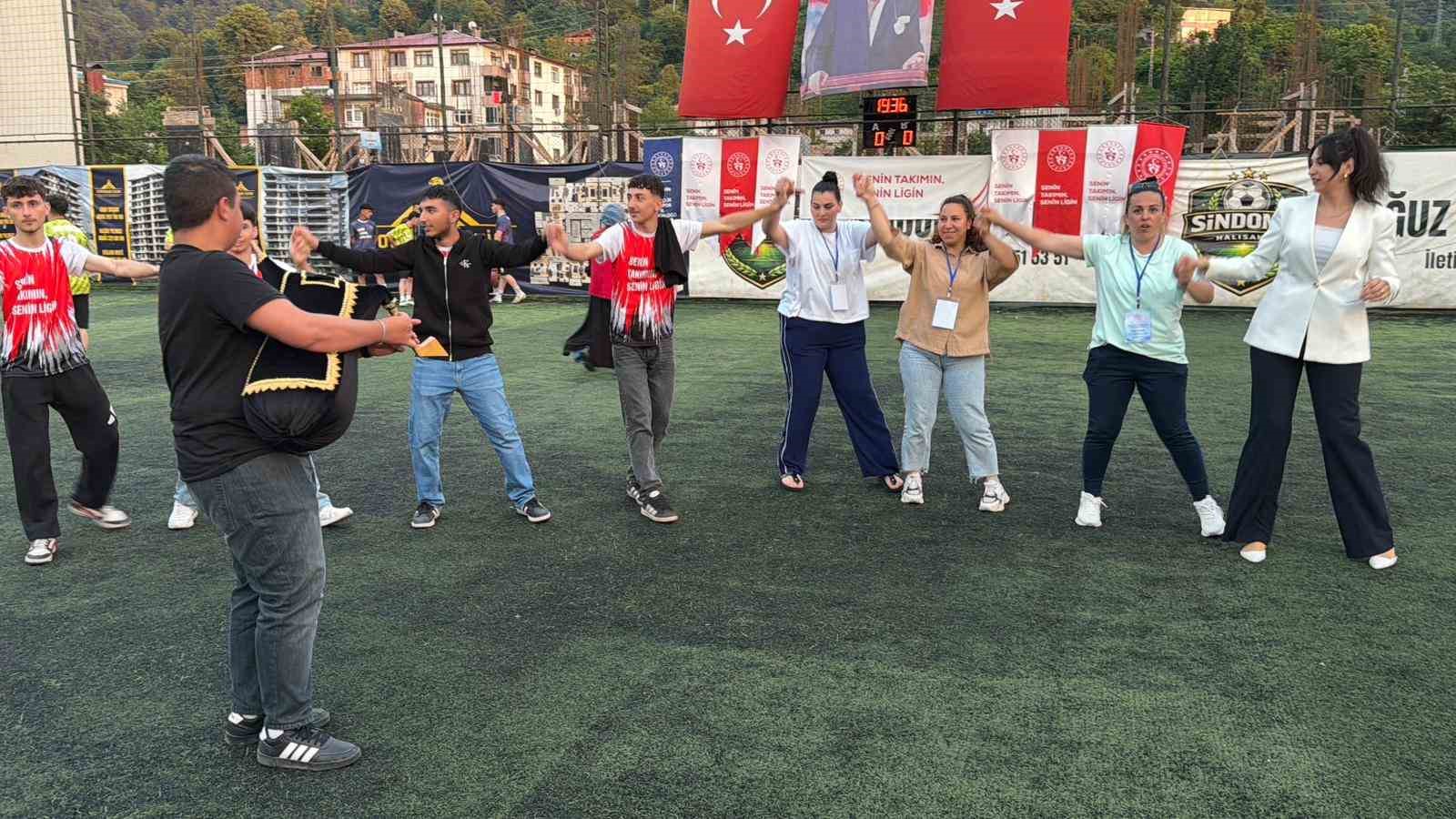 Bakanlığın pilot spor projesi Artvin’de gençleri sahaya indirdi
