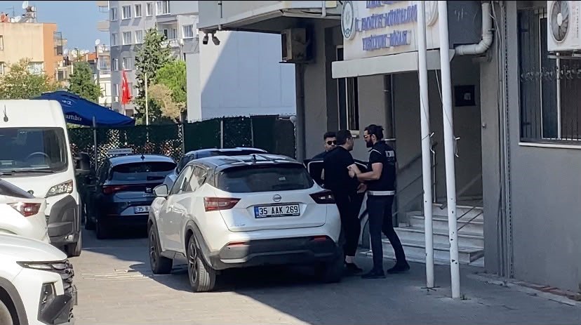 İzmir’de belediyelere operasyonunun altından yine Veli Ağbaba çıktı