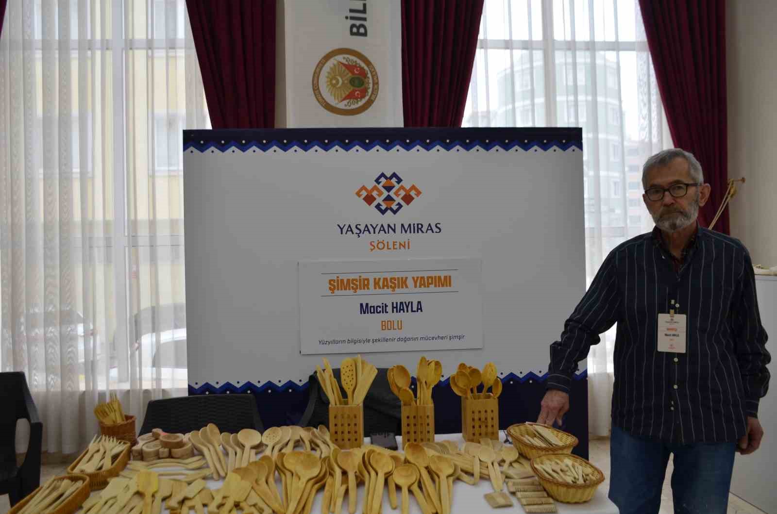 55 yıldır şimşir ağacından tahta kaşık yapıyor